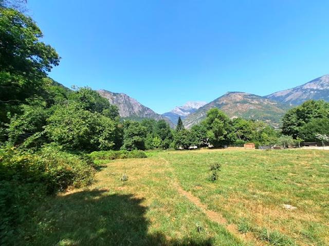 Terrain 2100 m2