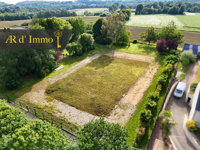 Terrain 2 015 m2 avec permis de construire purgé au calm