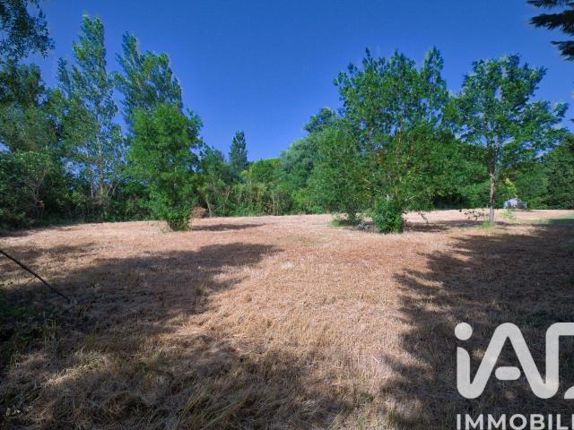 Terrain 2 098 m²