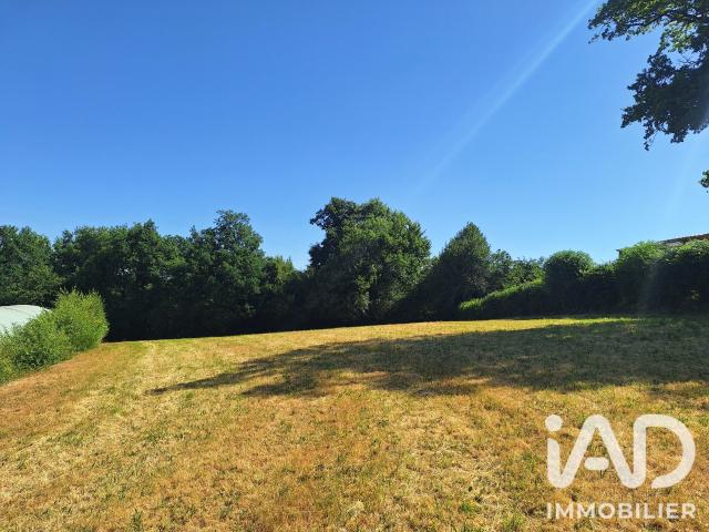 Terrain 2 200 m²