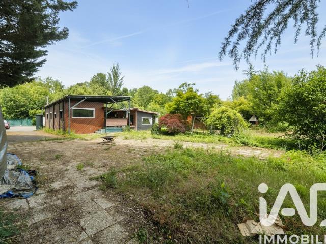 Terrain 2 345 m²