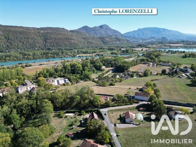 Terrain 2 600 m²