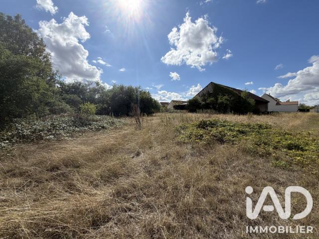 Terrain 2 700 m²