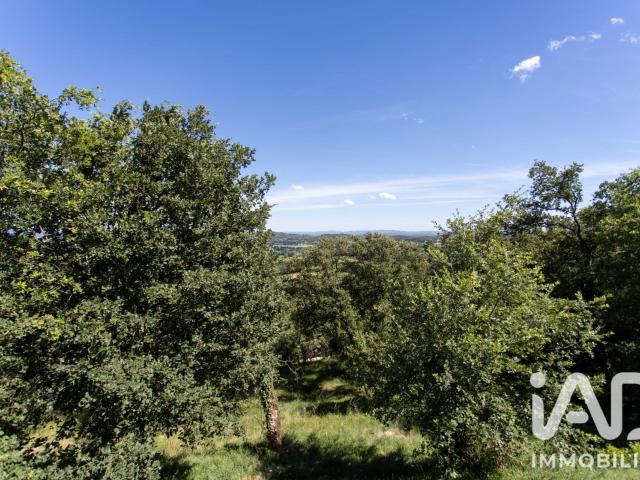 Terrain 2 700 m²