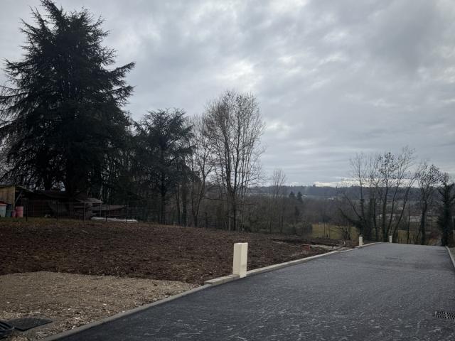 Terrain 345m2 Saint Clair de la Tour