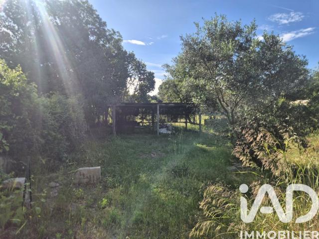 Terrain 349 m²