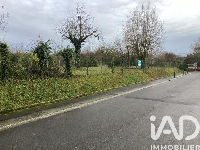 Terrain 380 m²