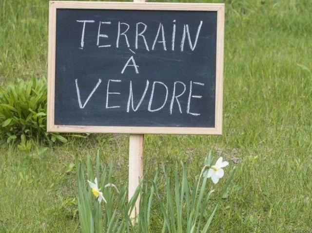Terrain 300 m²