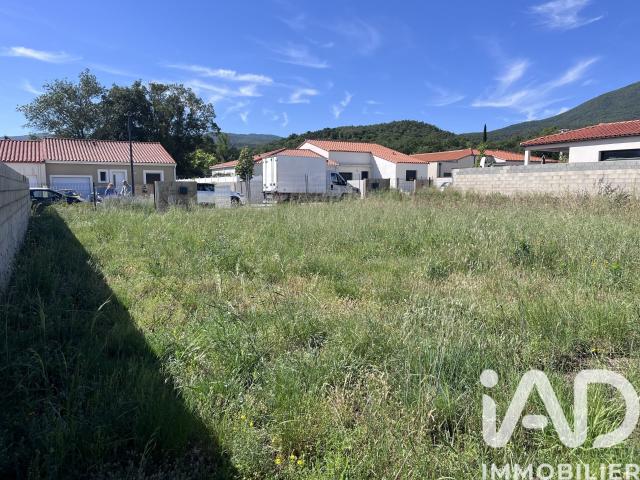 Terrain 300 m²