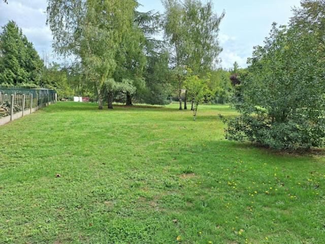 Terrain 3064 m2