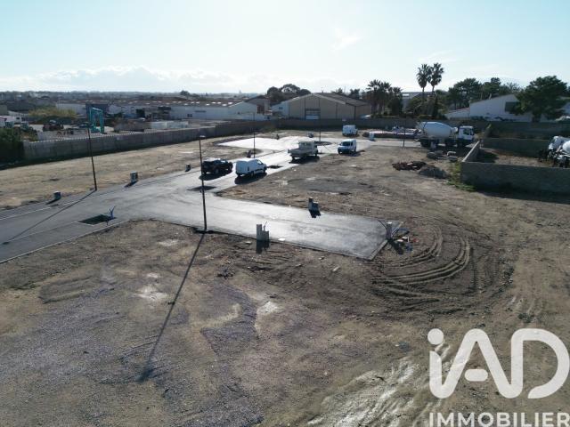 Terrain 323 m²