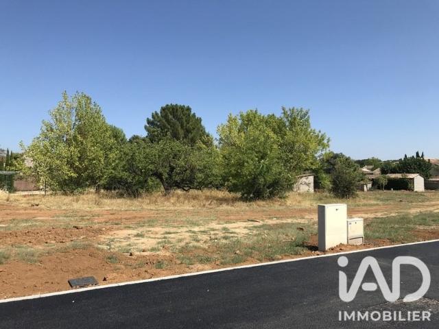 Terrain 330 m²