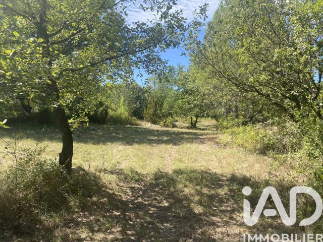 Terrain 3 020 m²