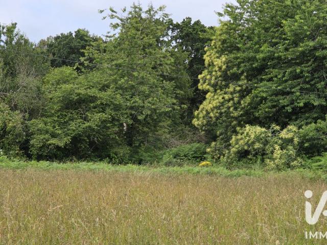 Terrain 3 679 m²