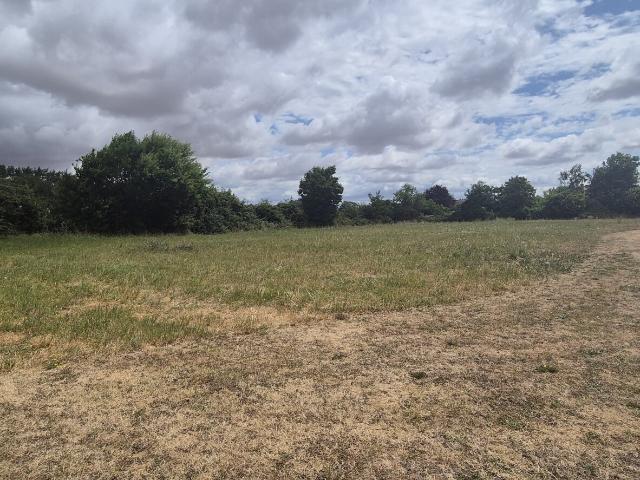 Terrain 3 724 m²