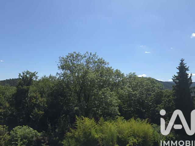 Terrain 3 747 m²