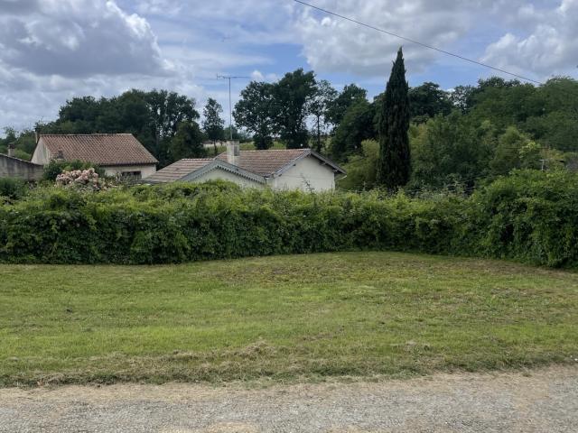 Terrain 443 m²