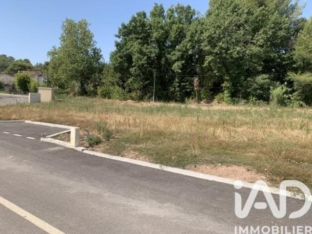 Terrain 445 m²