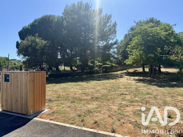 Terrain 457 m²