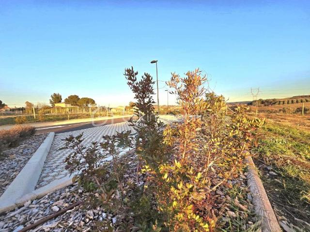 TERRAIN 415 m² CONSTRUCTIBLE et VIABILISE Bienvenue chez Vous !