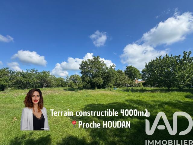 Terrain 4 400 m²