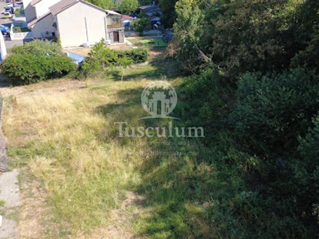 Terrain 4 m2