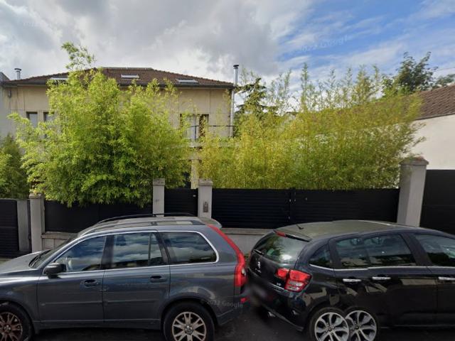 Terrain 542 m2 avec permis de construire accordé Suresnes