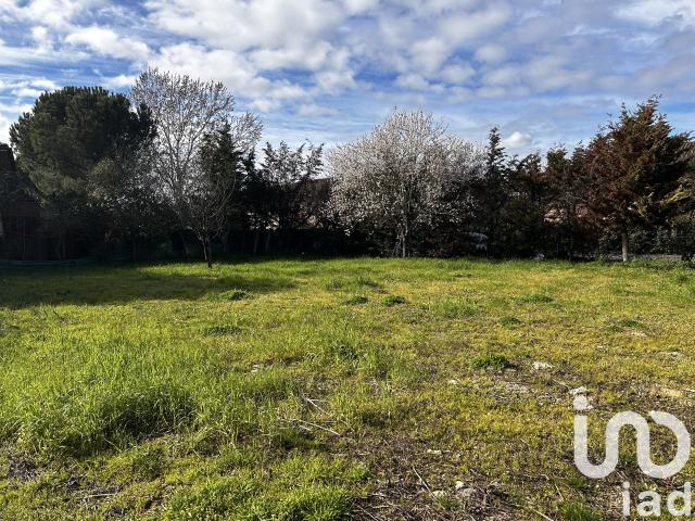 Terrain 548 m²