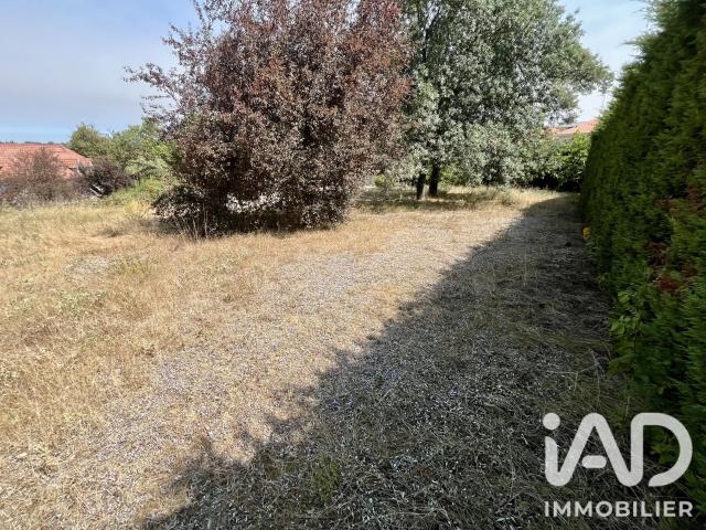 Terrain 569 m²