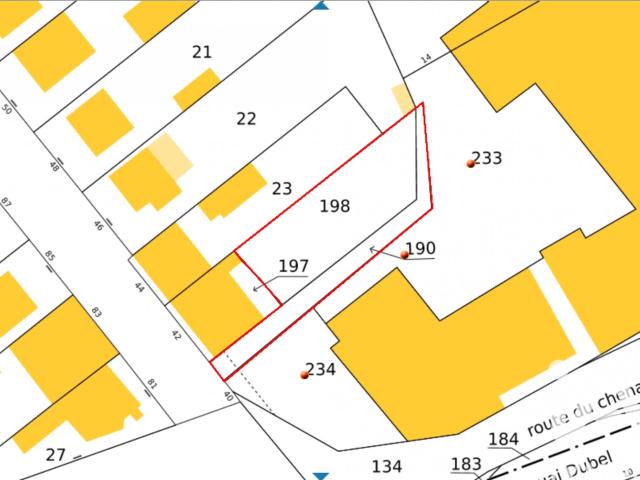 Terrain 588 m²