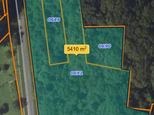 Terrain 5 492 m²