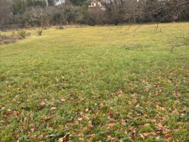 Terrain 650 m2 coutras