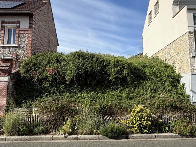 Terrain 663 m²