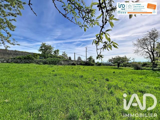 Terrain 681 m²