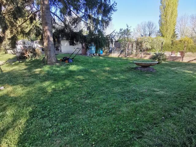 Terrain 697 m²