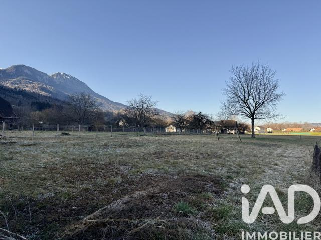 Terrain 695 m²