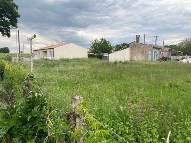 Terrain 696 m2 chaniers