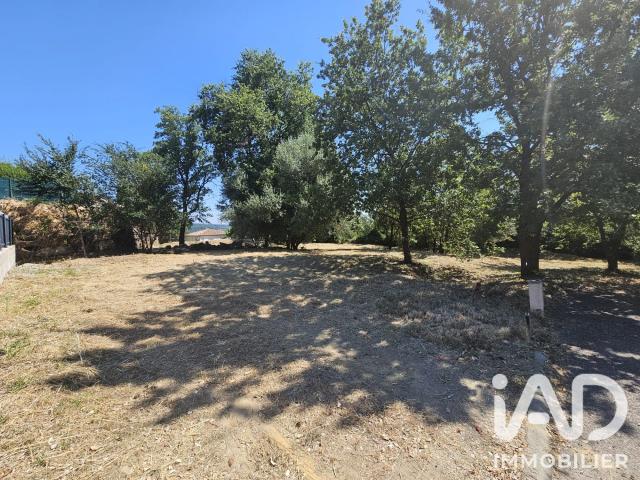 Terrain 600 m²
