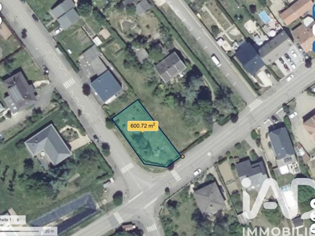 Terrain 600 m²