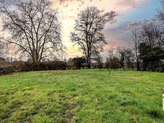 Terrain 600 m²