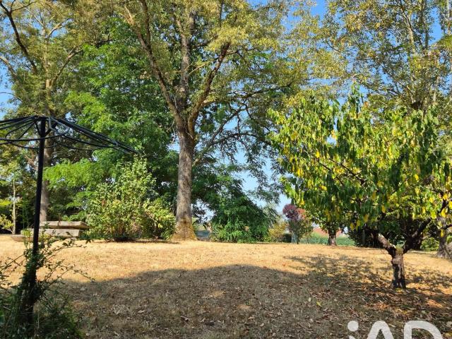 Terrain 6 437 m²
