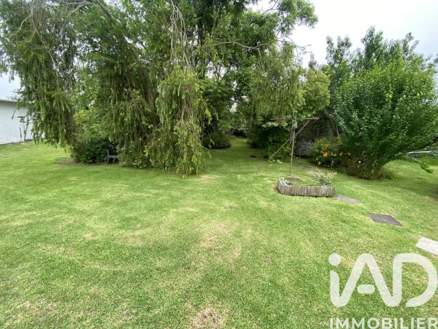 Terrain 746 m²