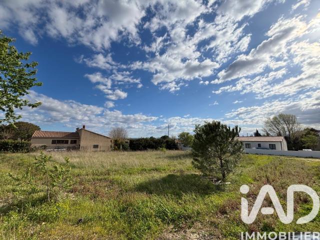 Terrain 750 m²