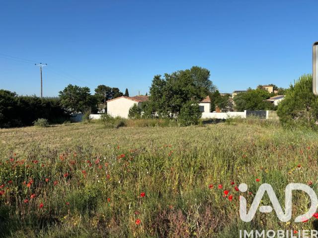 Terrain 750 m²