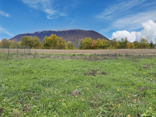 Terrain 760 m²