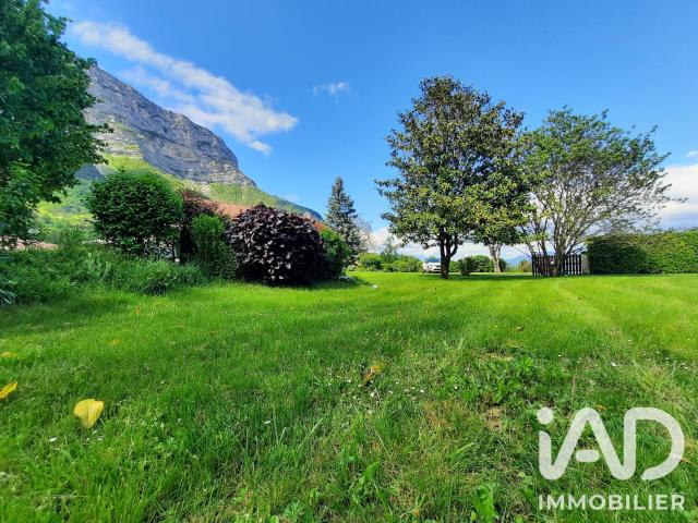 Terrain 770 m²
