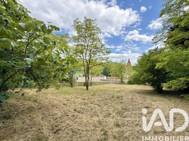 Terrain 784 m²