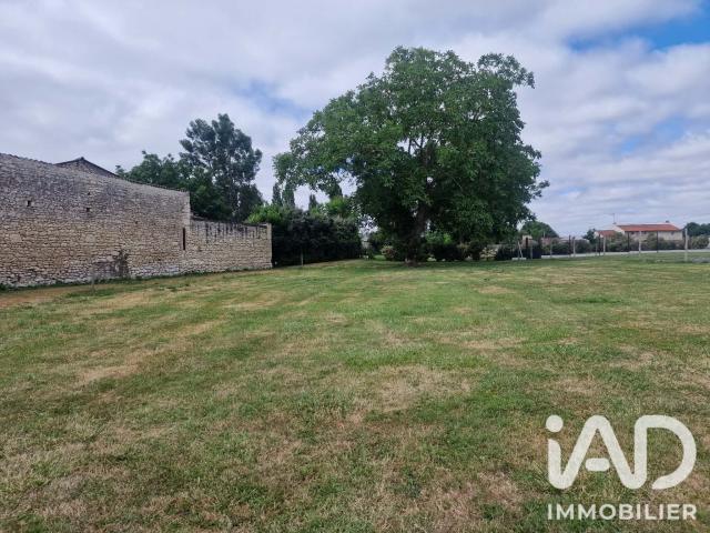 Terrain 793 m²