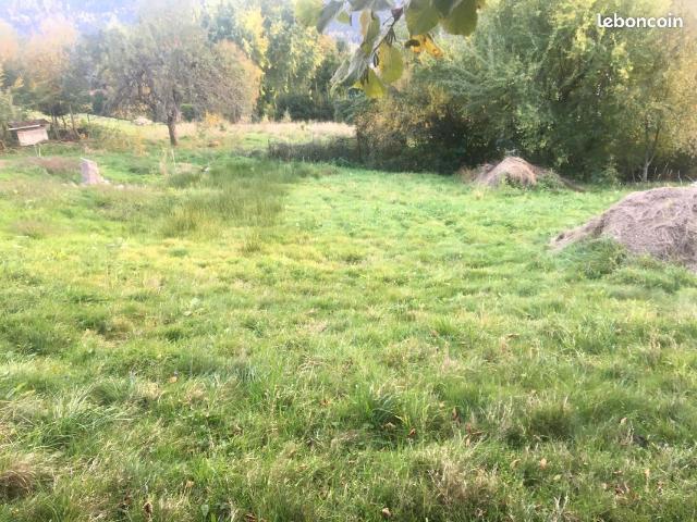 Terrain 700 m2