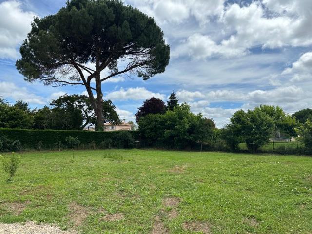 Terrain 700 m2 saucats
